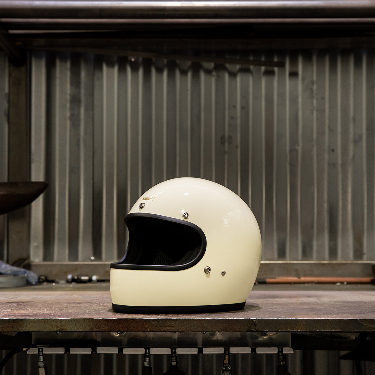 Gringo ECE R22.06 Helmet - Gloss Vintage White